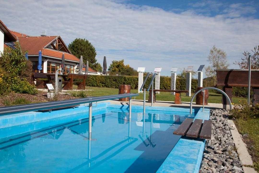 Feriendorf Oefingen 04 바트두르하임 외부 사진